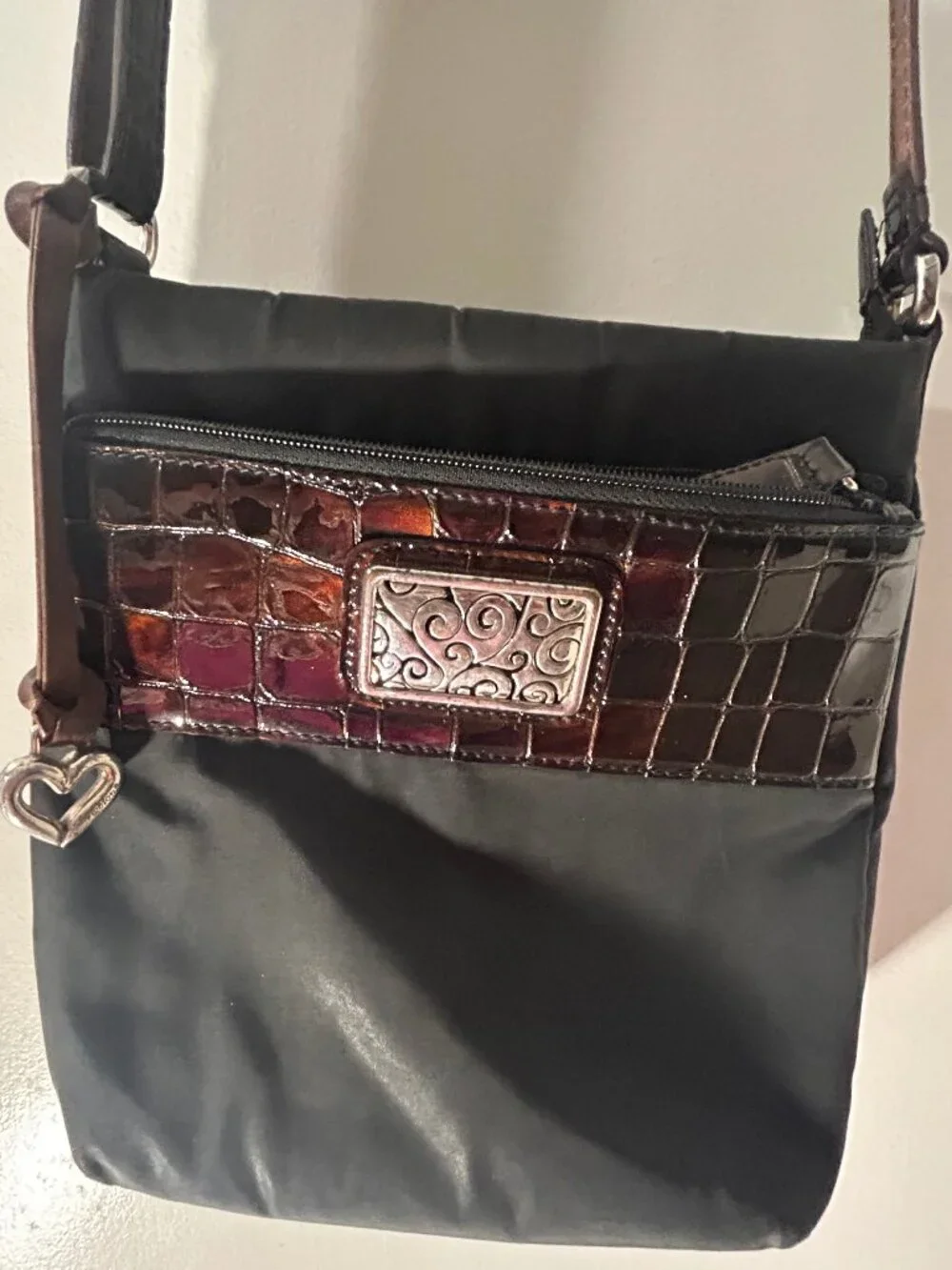 Y2K Brighton Black Nylon Crossbody Bag Brown Croc Embossed Trim Heart Charm - Picture 1 of 15